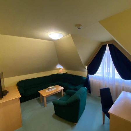 Parkhotel Na Baracke Nová Dubnica 외부 사진