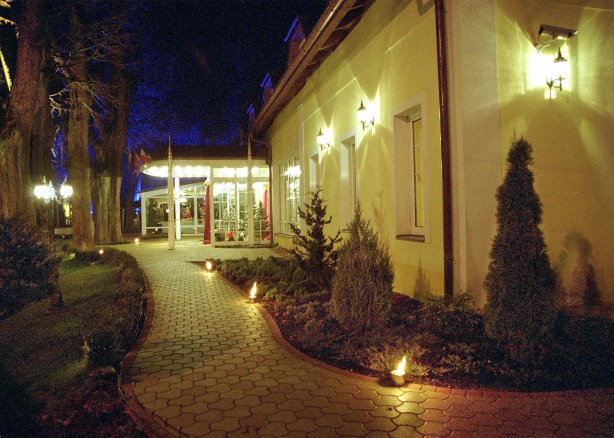Parkhotel Na Baracke Nová Dubnica 외부 사진